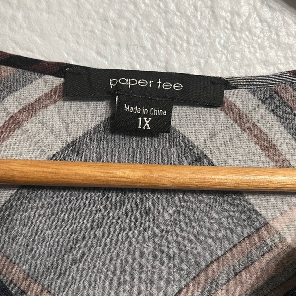 EUC 1x Plaid Blouse - Picture 5 of 8